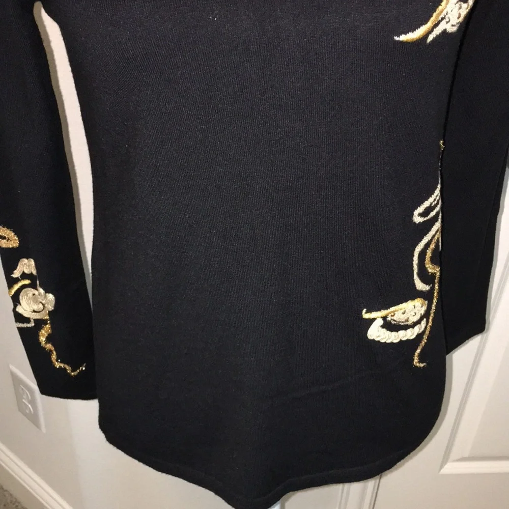 Chico’s Fine Gauge Knit Crewneck Pullover Sweater in Black w Gold Appliqué - Picture 4 of 10